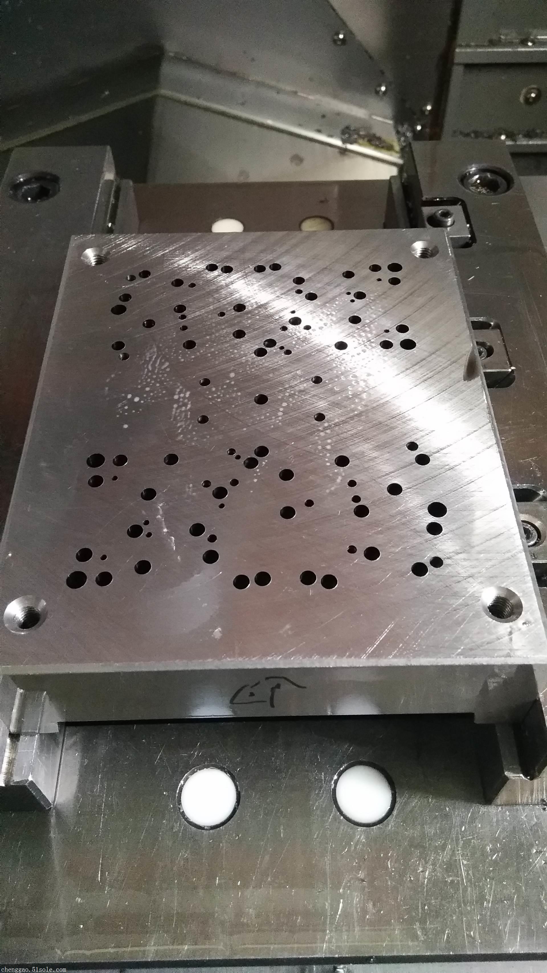 東莞深孔鉆加工技術解析 1.5毫米深徑比加工應用與挑戰